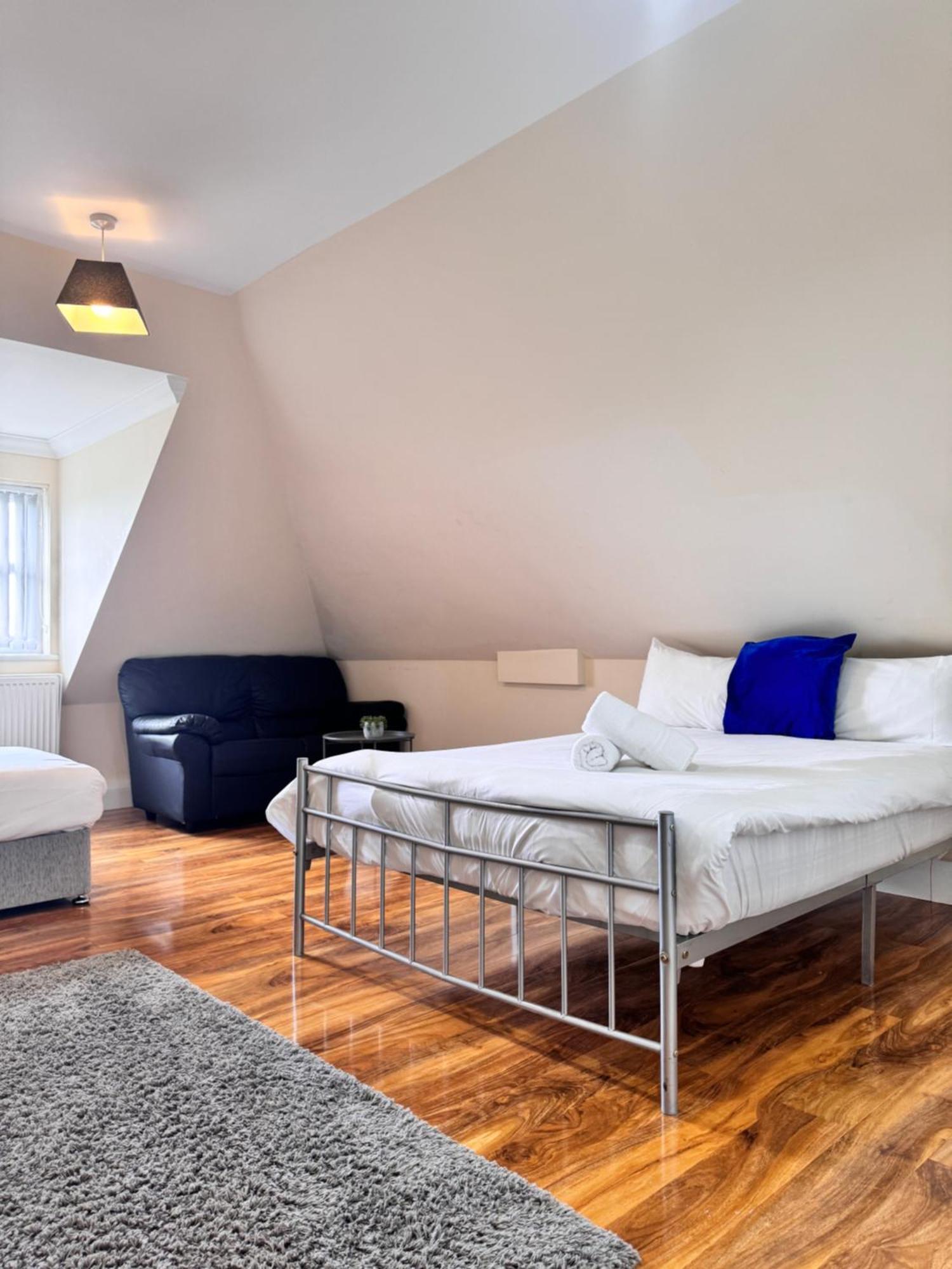 Relaxing Airport Rooms Stanwell Exterior foto