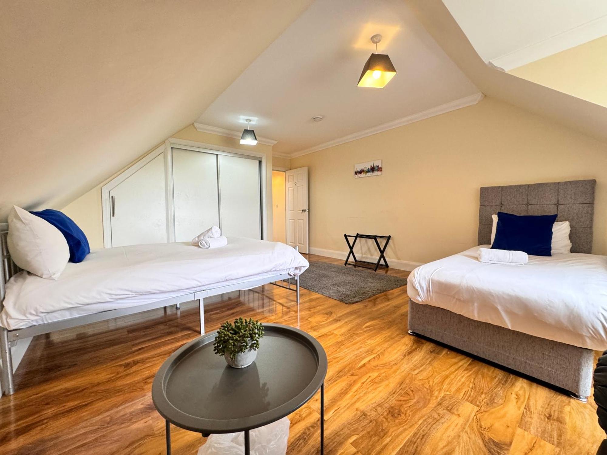 Relaxing Airport Rooms Stanwell Exterior foto