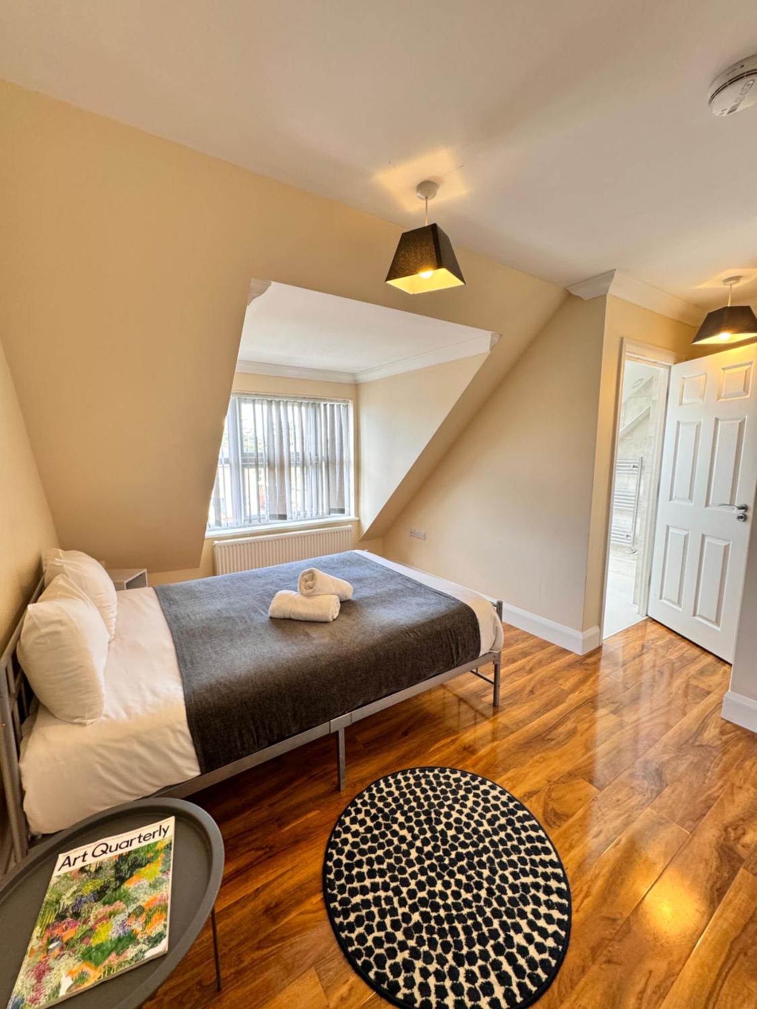 Relaxing Airport Rooms Stanwell Exterior foto